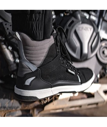 Herren-Motorrad-High-Top-Sneaker est présent 